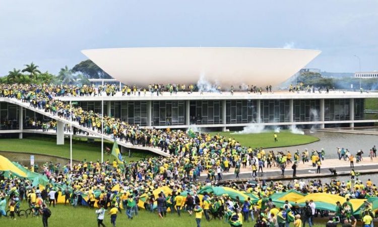 México, EUA y Canadá condenan ataques de simpatizantes de Bolsonaro en Brasil