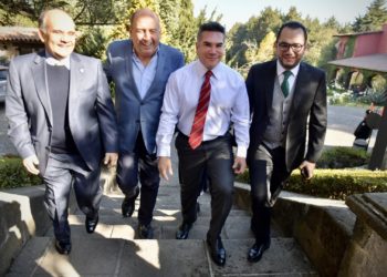 Previo al inicio del periodo de sesiones, revisan agenda diputados federales del PRI