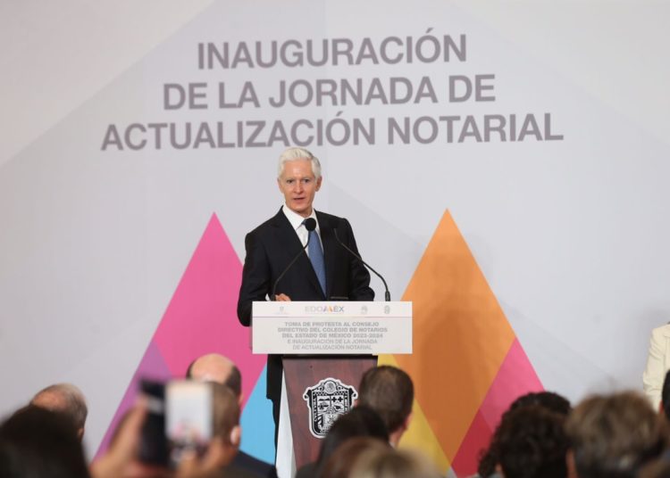 Asumen Colegio de Notarios y Edoméx compromiso con la protección del Estado de derecho y el desarrollo equitativo: Del Mazo