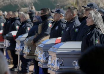 Rinden honores a policías penitenciarios que murieron tras ataque a Cereso de Ciudad Juárez