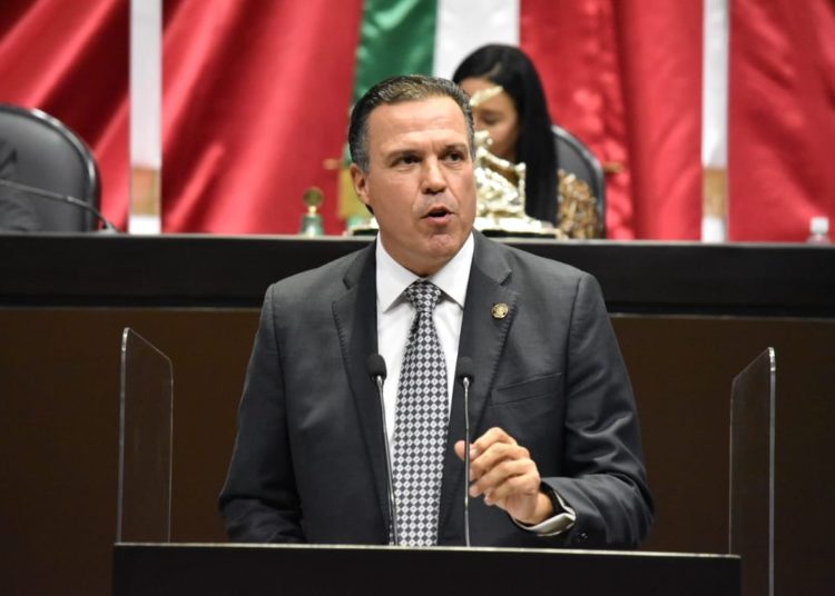 Recolecta municipio de Durango en operativo 5 toneladas de material sin licencia, entre pendones y mamparas