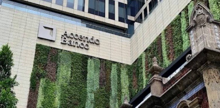 Pemex refuerza transporte terrestre, ya opera más de mil pipas