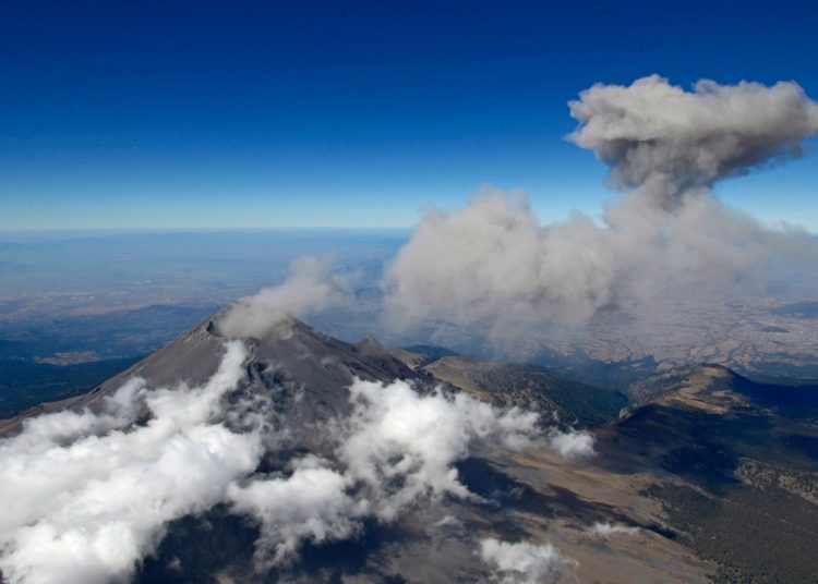 Registra Popocatépetl pequeño domo dentro del cráter