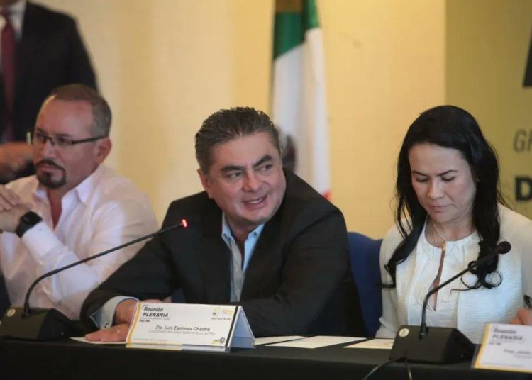 AMLO ya perdió la brújula al considerar adversario político a Cuauhtémoc Cárdenas: PRD