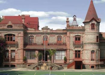 Vinculan a proceso a doctora y coordinador de natación del Colegio Williams por homicidio culposo