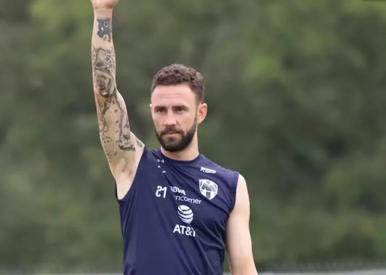 PRD denuncia ante el INE a Adán Augusto López por saludos de futbolistas en redes sociales