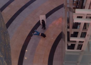 Mujer se lanza de segundo piso en Fórum Buenavista, alcaldía Cuauhtémoc