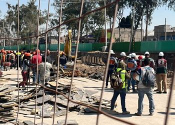 Derrumbe en puente de Gran Canal mata a trabajador