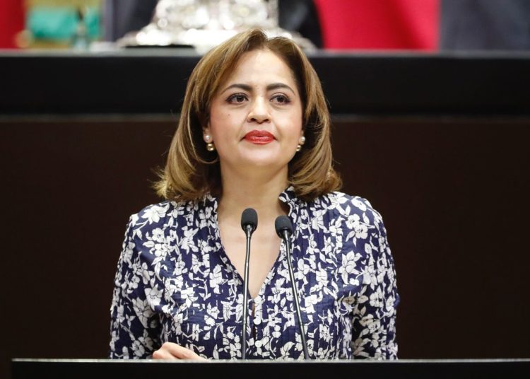 Ana Lilia Herrera llama a evitar incorporar elementos ideológicos en libros de texto gratuitos
