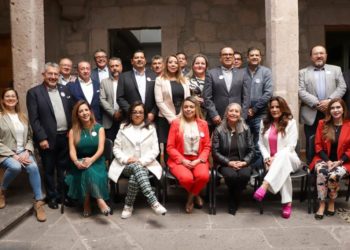 Apuesta Lulú Medina por crecimiento en sector agroindustrial y comercio exterior en Michoacán