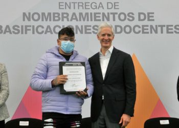 Entrega Alfredo Del Mazo 10 mil 800 basificaciones a docentes de nivel básico y medio superior del Edoméx