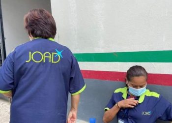 Empresas vinculadas al ‘rey de la limpieza’ concursan por jardinería del IPN