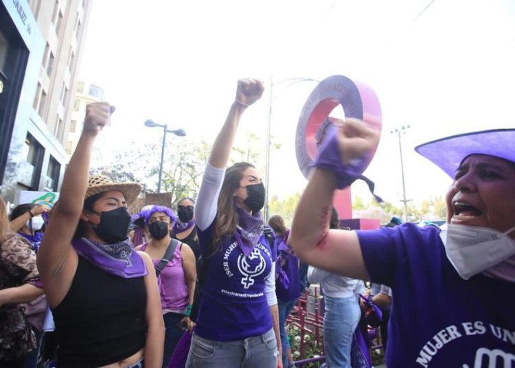 Buscan reducir brecha de género en ramo tecnológico