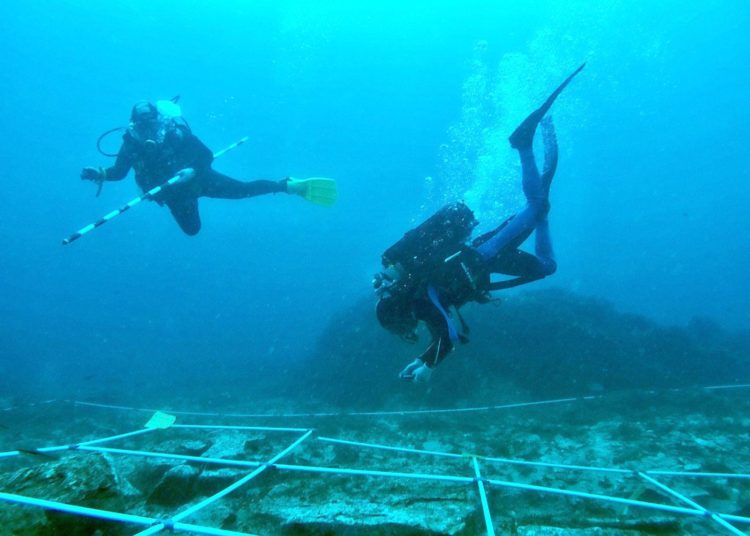 Promueven patrimonio sumergido de Tarifa, España, a través del buceo