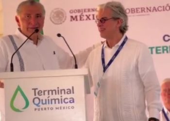 Adán Augusto preside colocación de primera piedra de la Terminal Química Puerto México