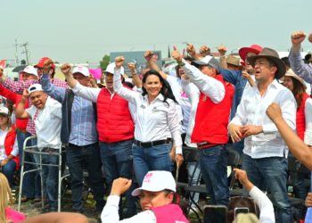 Propone Alejandra Del Moral facilidades y mejoras para usuarios y choferes del transporte público mexiquense