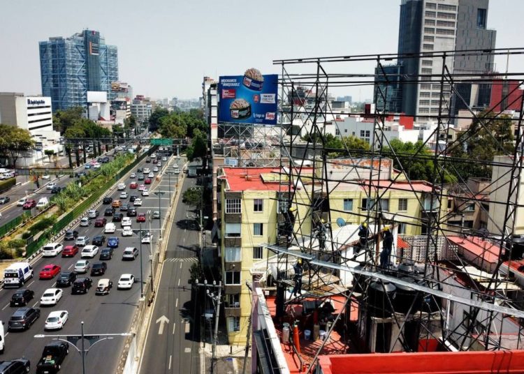 Seduvi pide a empresas cumplir con plazos de ley para retirar espectaculares