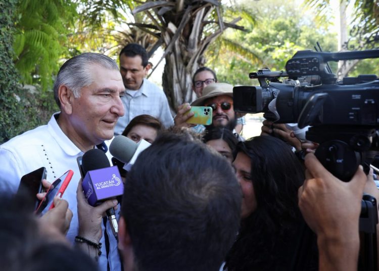 Adán Augusto se reúne con el sector empresarial y miembros de la sociedad civil en Yucatán