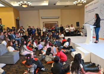 Firma Alejandra Del Moral pacto por la primera infancia mexiquense