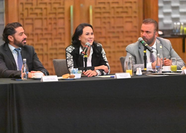 IMPULSARÉ EL CRECIMIENTO ECONÓMICO DEL EDOMÉX, ASEGURA ALEJANDRA DEL MORAL A LA INDUSTRIA TEXTIL
