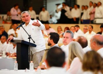 Adán Augusto impulsa desarrollo en Yucatán junto a sociedad civil y empresarios