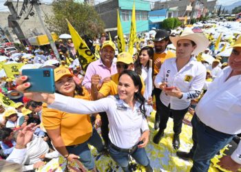 PERREDISTAS DE NEZA SELLAN SU CONFIANZA CON ALEJANDRA DEL MORAL