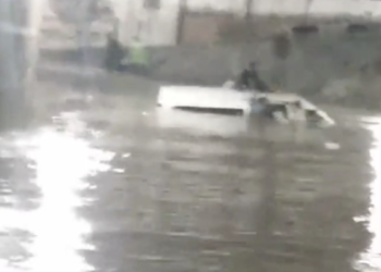 Lluvia provoca desborde de ríos en Naucalpan, Edomex