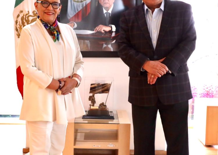 Son reconocidas acciones de maestros en reunión de SNTE por Rosa Icela Rodríguez