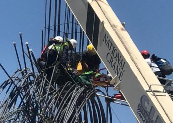 Colapsa estructura en zona de construcción de la Arena Potosí, deja un muerto y varios heridos