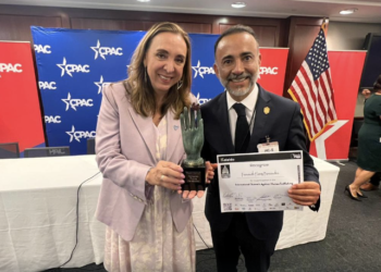 Metepec recibe en Washington reconocimiento por erradicar la trata de personas