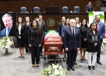Rinden homenaje a Porfirio Muñoz Ledo en la Cámara de Diputados