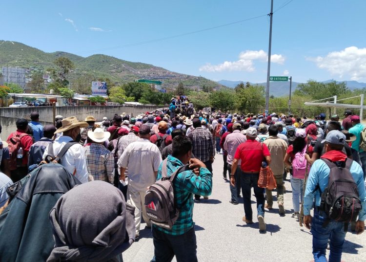 Liberan a 13 rehenes y quitan bloqueo en Autopista del Sol