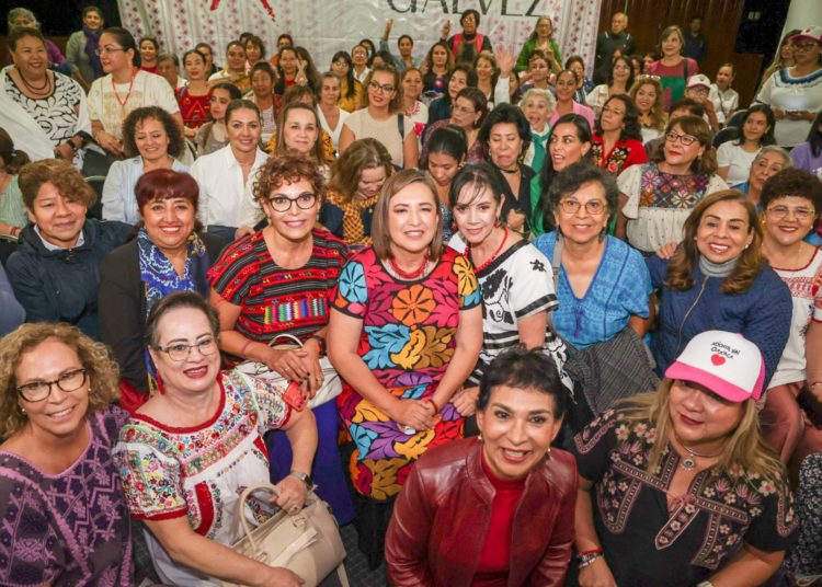 Xóchitl Gálvez es agredida por morenistas en Oaxaca