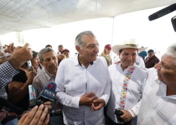 Adán Augusto solicita a migrantes votar en contra de iniciativa de Santis