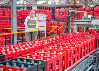 Otorgan certificado de acreditación a Arca Continental por buenas prácticas ambientales