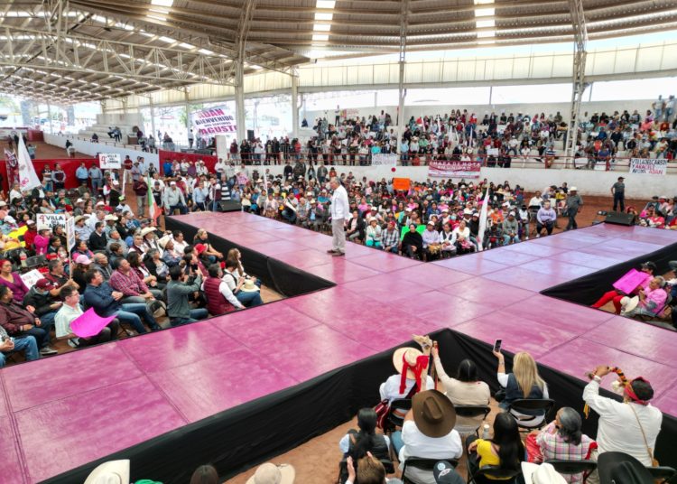 Adán Augusto destaca necesidad de crear programa para mujeres trabajadoras