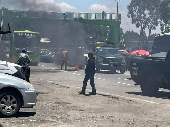 Se enfrentan talamontes y GN en la México-Cuernavaca