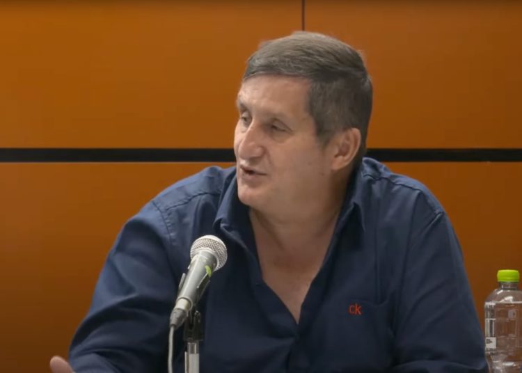 Exhiben en San Lázaro a presunto zar anticorrupción