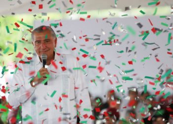 Carrera de corcholatas se cierra a Adán Augusto López y Claudia Sheinbaum