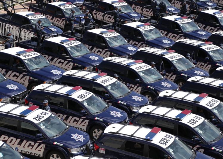 Mechaca entrega contrato de arrendamiento