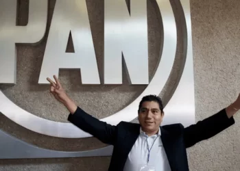 Jorge Luis Preciado renuncia al PAN: “proceso del Frente se ha convertido en una completa farsa”.