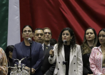 Luisa María Alcalde entrega V Informe de Gobierno de AMLO al Congreso