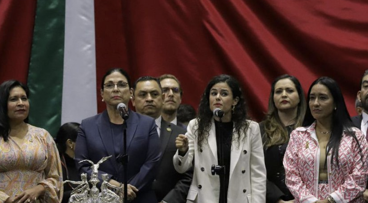 Luisa María Alcalde entrega V Informe de Gobierno de AMLO al Congreso