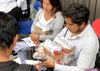 En pleno apogeo, operativo de entrega de boletas para encuesta de Morena