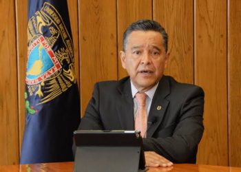 Estudiantes de la facultad de derecho de la UNAM apoya a su director, Raúl Contreras