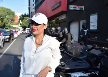 Legales, motos de la gira de Sandra Cuevas por Iztapalapa