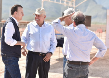 Supervisa López Obrador avance en planta potabilizadora de agua en Durango