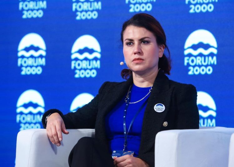 Participación de Lorena Becerra en el Forum 2000 Conference