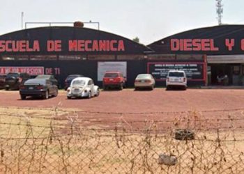 Clausuran escuela de mecánica en Texcoco tras agresión con gasolina a alumno