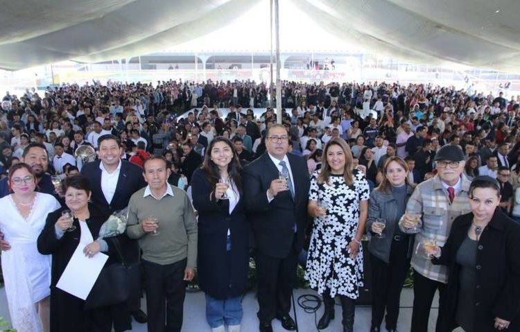 Celebran boda colectiva de 207 parejas en Tlalpan